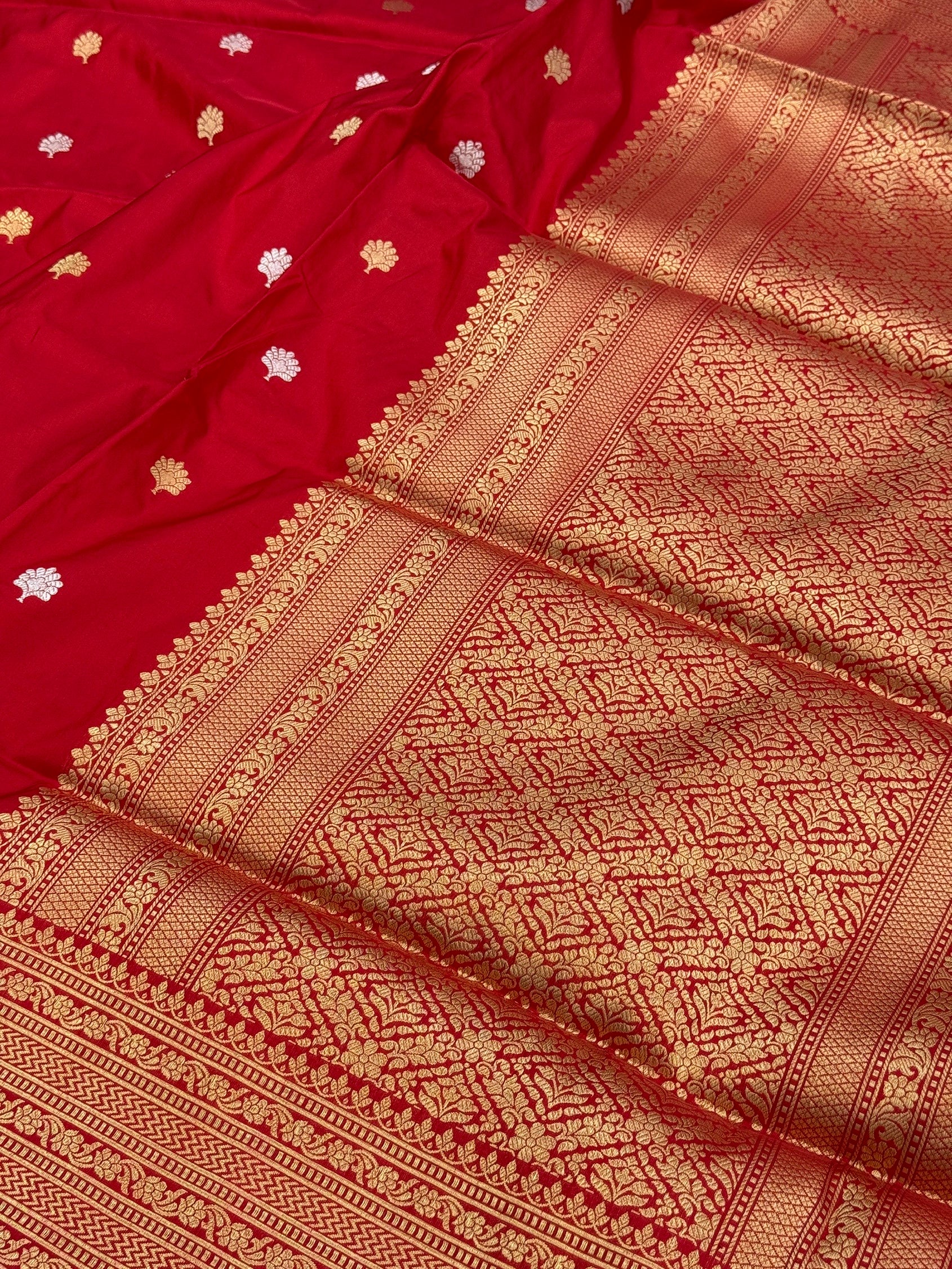 Red Handwoven Pure Banarasi Silk Saree