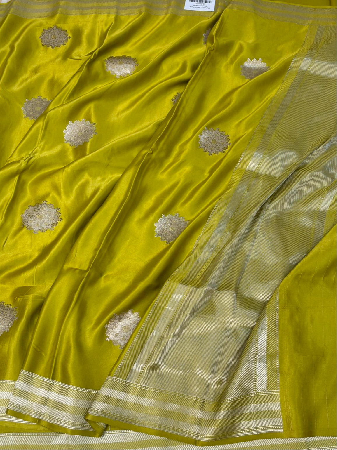 Mehndi Green Handwoven Pure Banarasi Mashru Satin Silk Saree