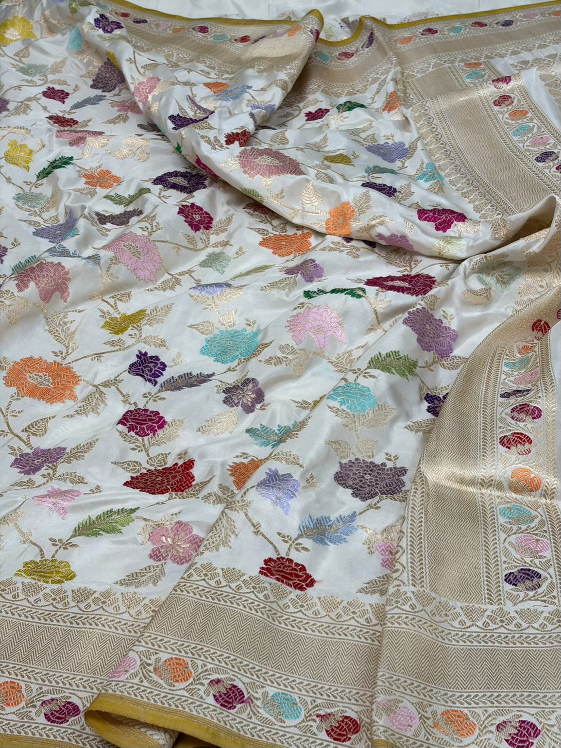 White Handwoven Pure Banarasi Katan Silk Saree