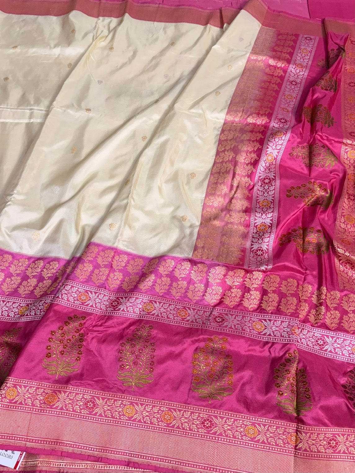 Ivory Handwoven Pure Banarasi Silk Saree – Kadwa Weave | Authentic Banaras Handloom