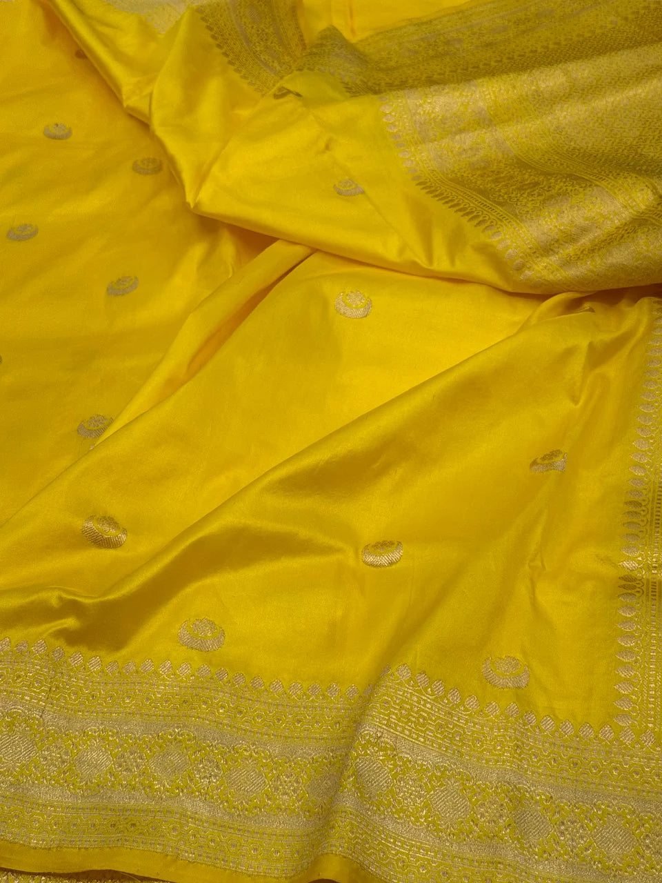 Chand Tara Handwoven Pure Banarasi Silk Saree