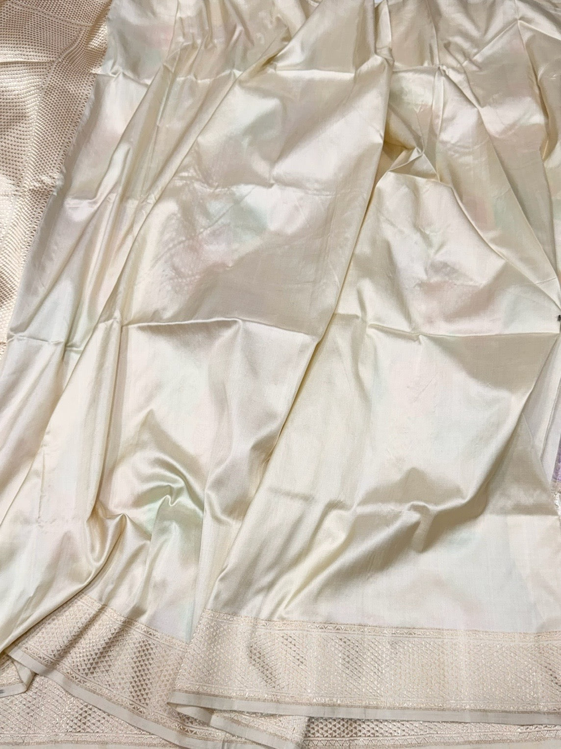 Ivory Handwoven Pure Banarasi Rangkaat Saree