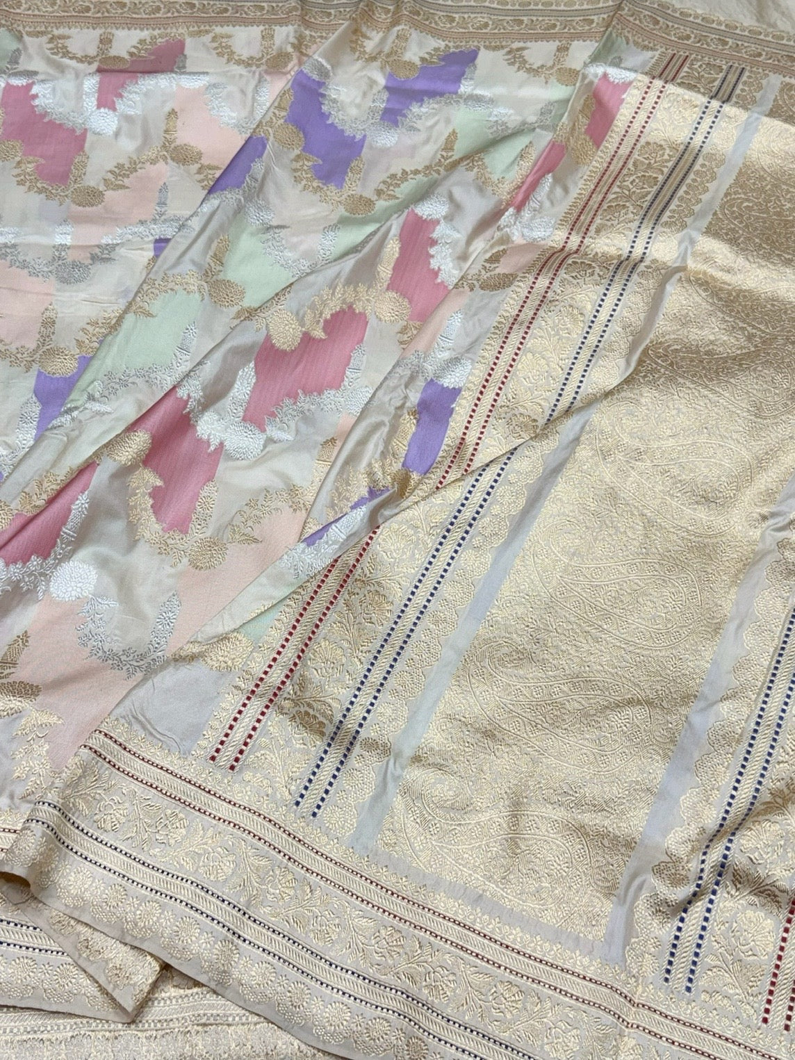 Ivory Handwoven Pure Banarasi Rangkaat Silk Saree