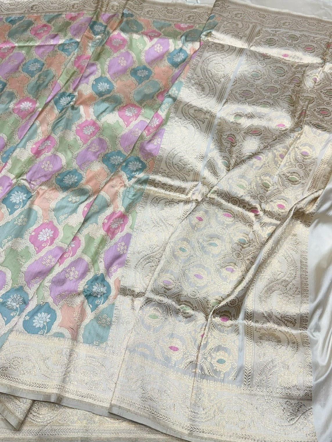 Ivory Handwoven Pure Banarasi Rangkaat Silk Saree