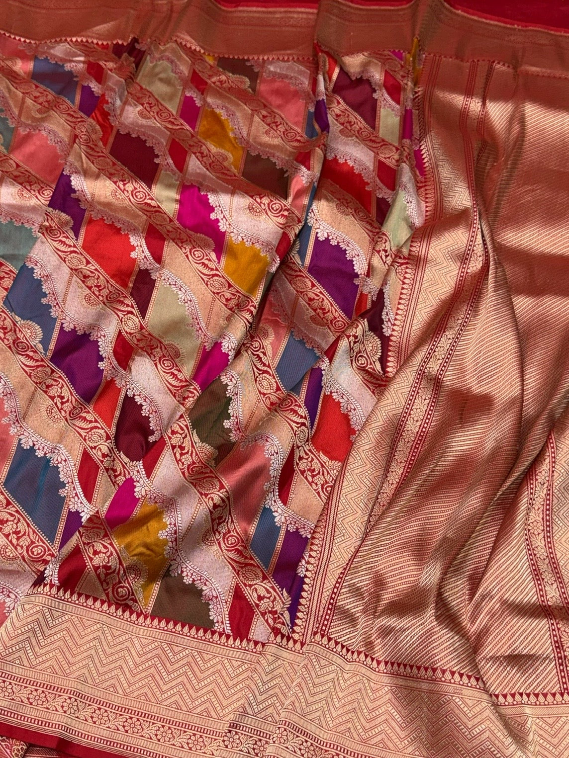 Red Handwoven Pure Banarasi Rangkaat Silk Saree