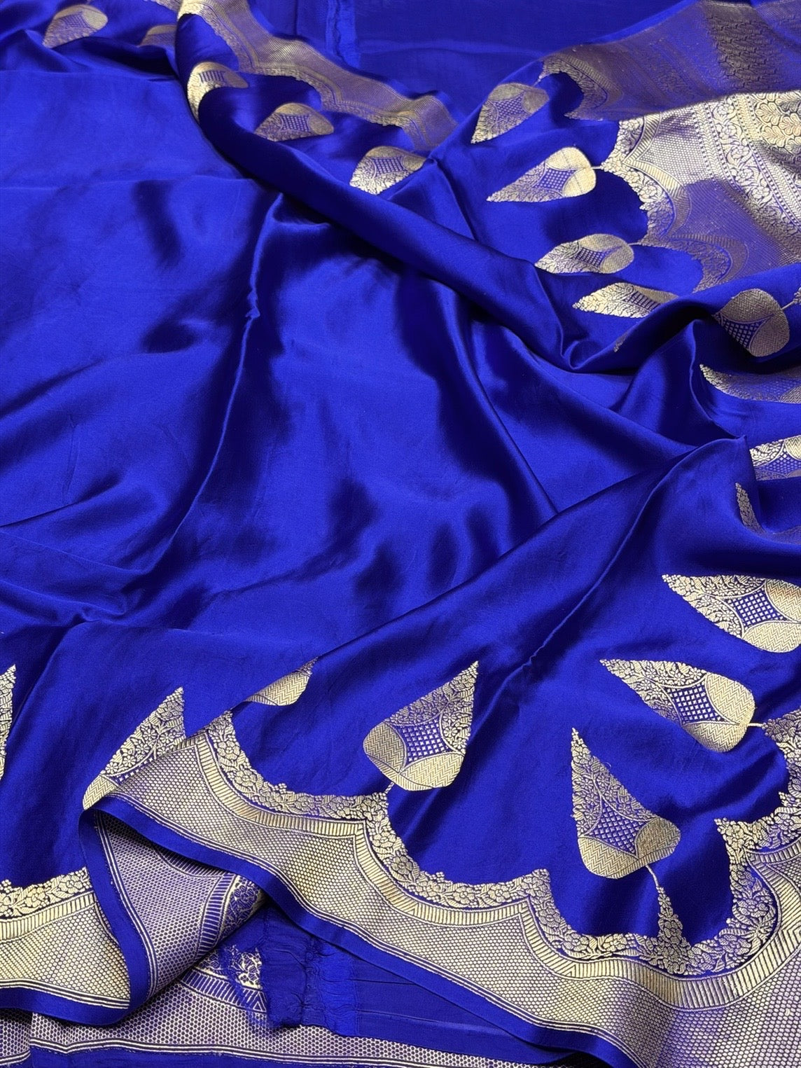 Royal Blue Handwoven Pure Mashru Banarasi Satin Silk Saree – Kadwa Weave | Authentic Banaras Handloom