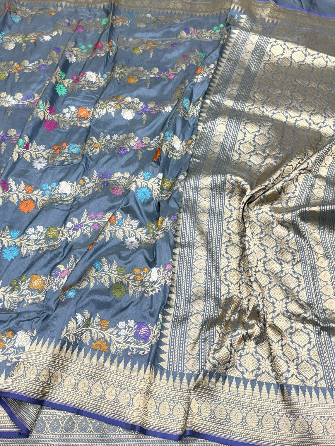 Grey Handwoven Pure Banarasi Katan Silk Saree – Authentic Kadwa Weave