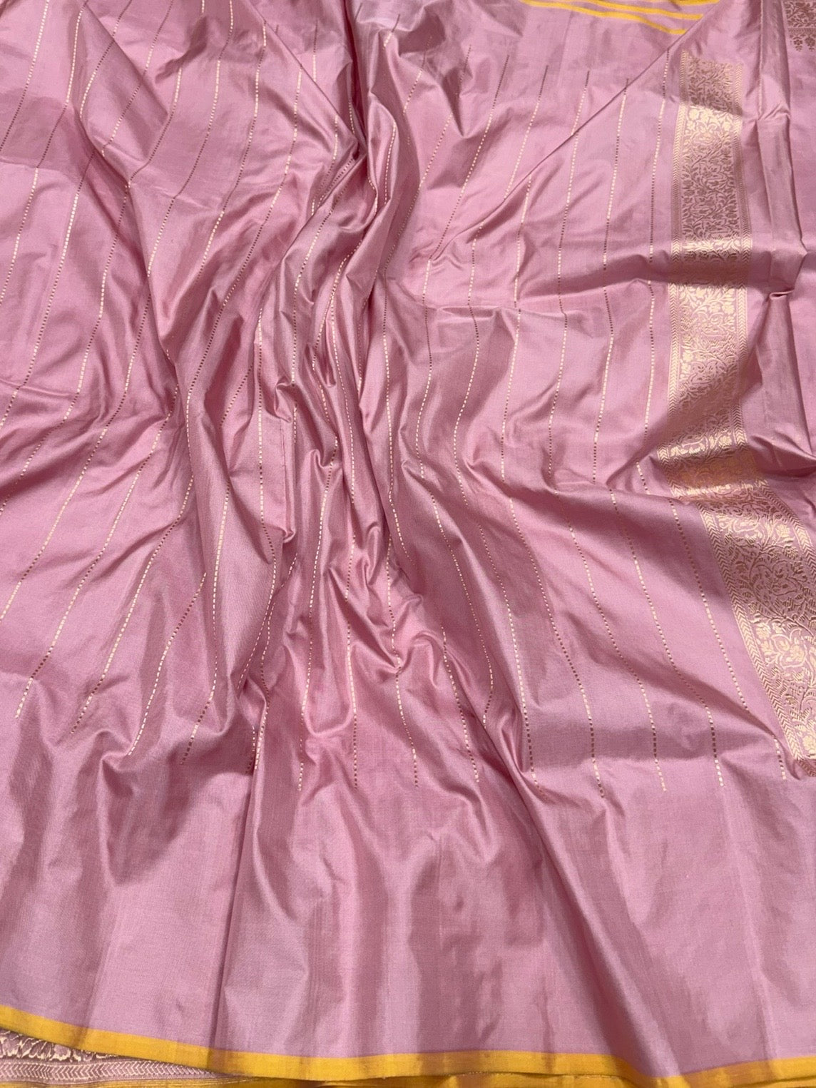 Gajiri Pink Handwoven Pure Banarasi Silk Saree in Kadwa Weave