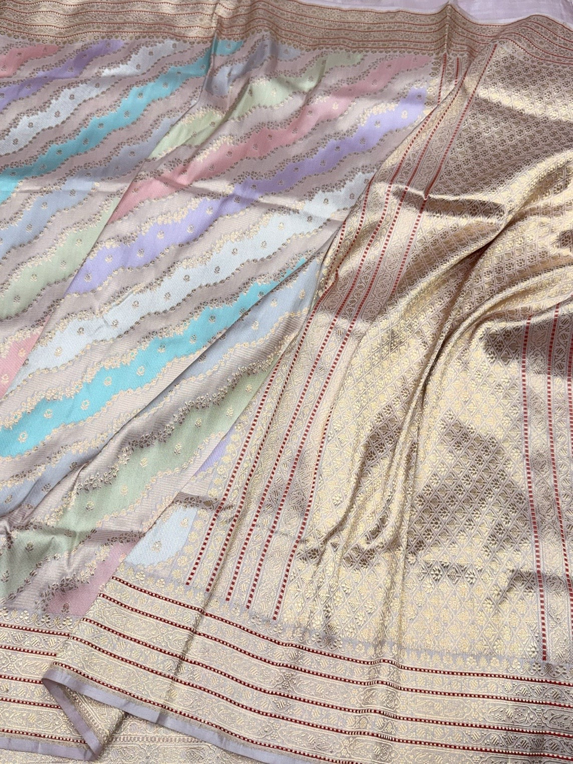 Lilac Handwoven Pure Banarasi Rangkaat Silk Saree