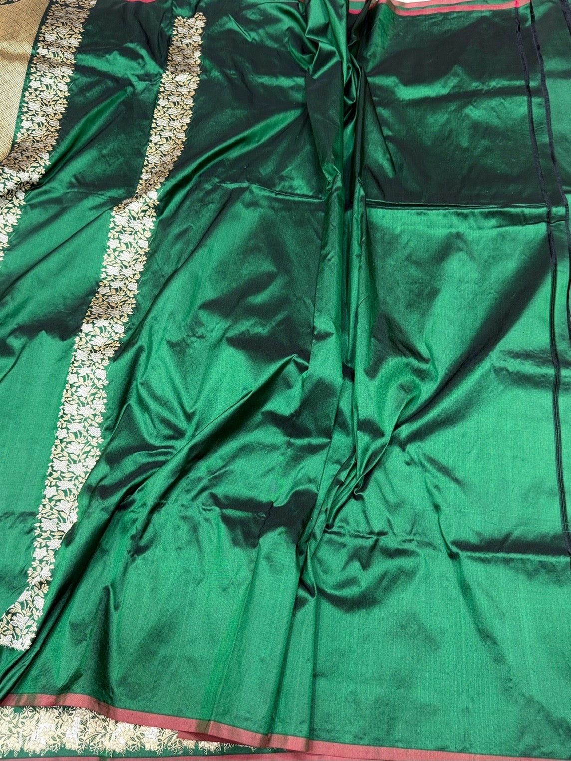 Bottle Green Handwoven Pure Banarasi Katan Silk Saree | Kadwa Weave | Intricate Skirt Design | Kadiyal Border | Pure Silk Handloom Saree