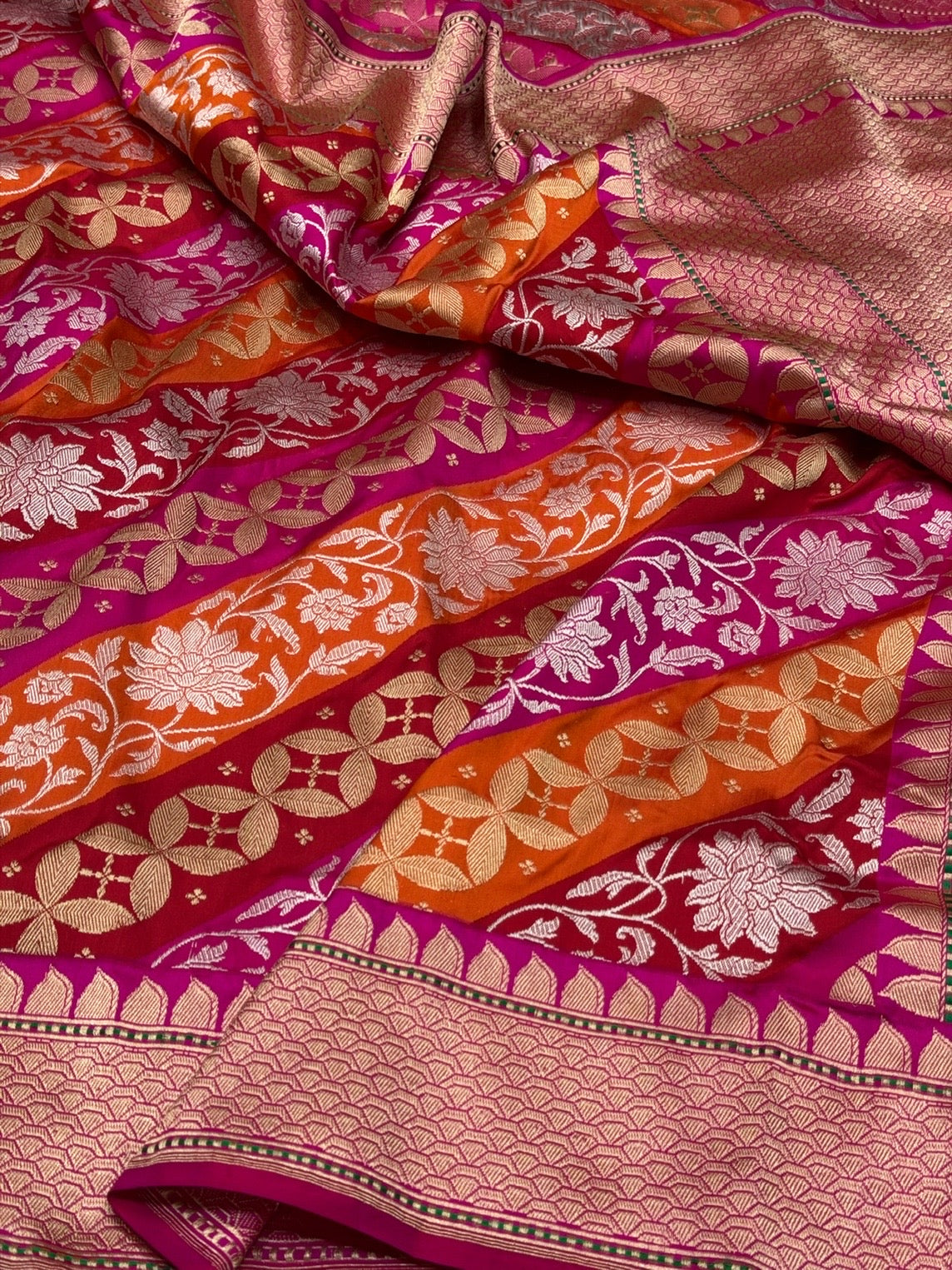 Rani Pink Handwoven Pure Banarasi Rangkaat Silk Saree