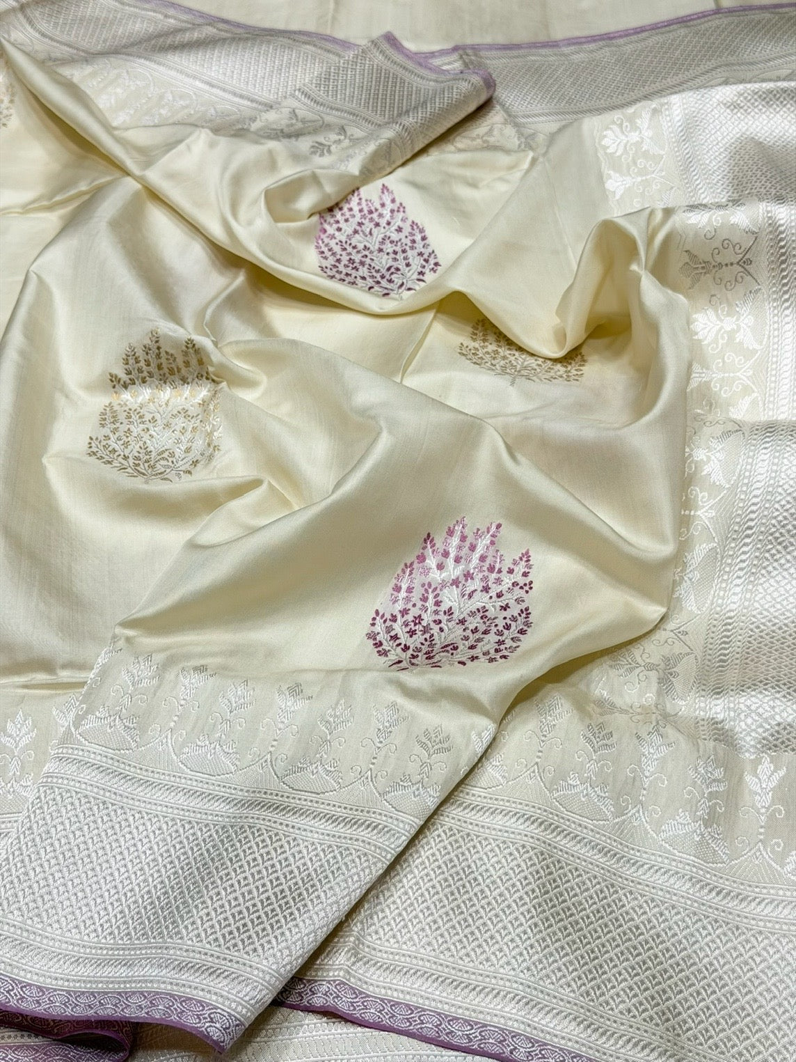 Cream Handwoven Pure Banarasi Ektara Silk Saree