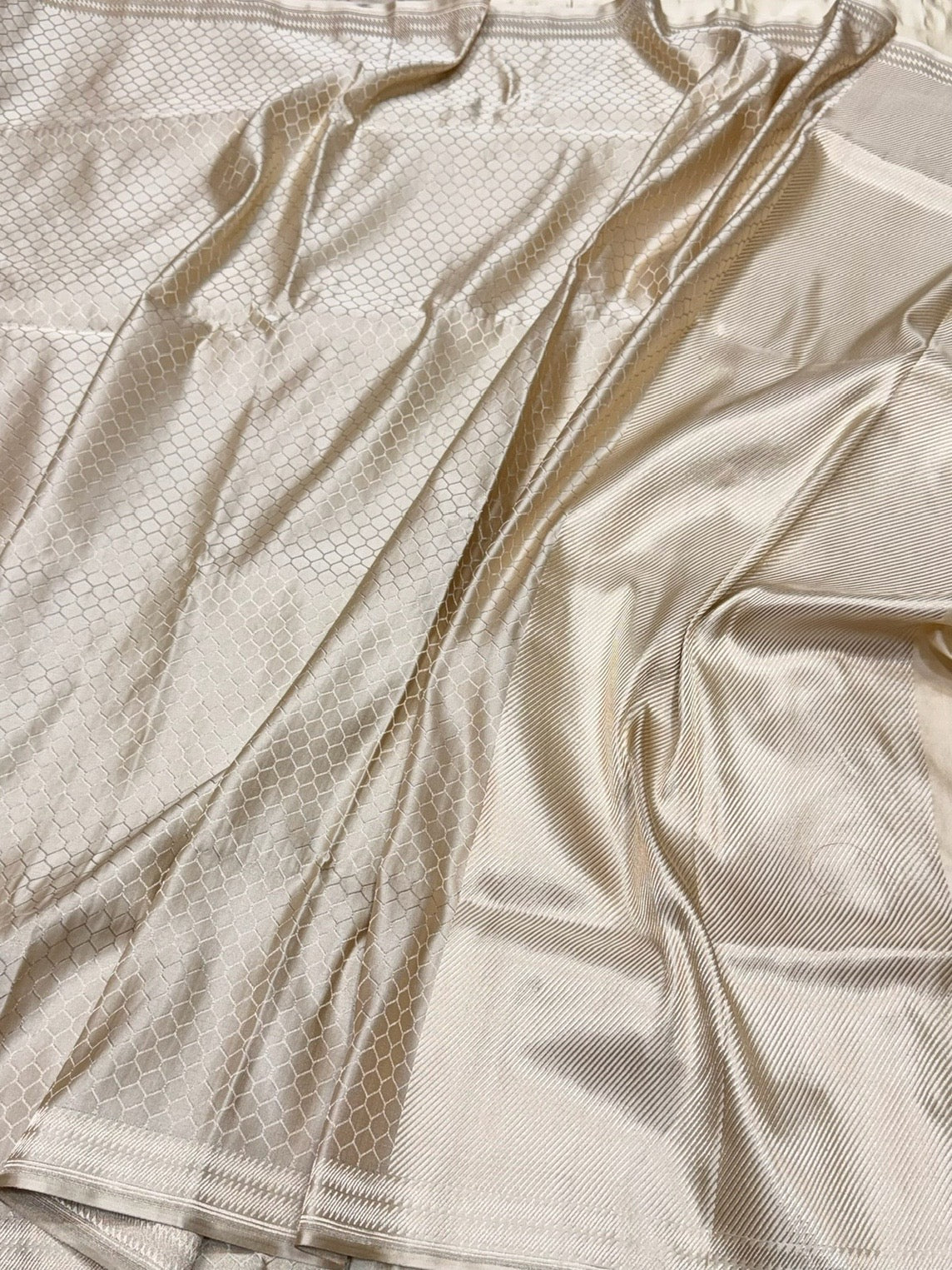 Ivory Handwoven Pure Banarasi Satin Tanchoi Silk Saree – Luxury Handwoven Wedding & Festive Saree