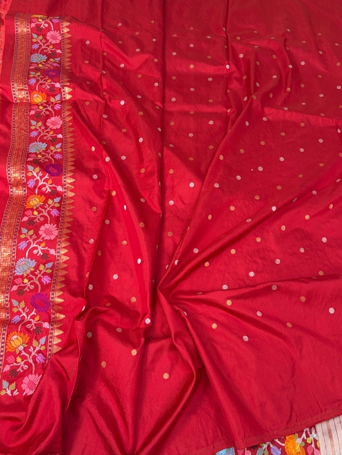 Cream Handwoven Pure Banarasi Ektara Silk Saree