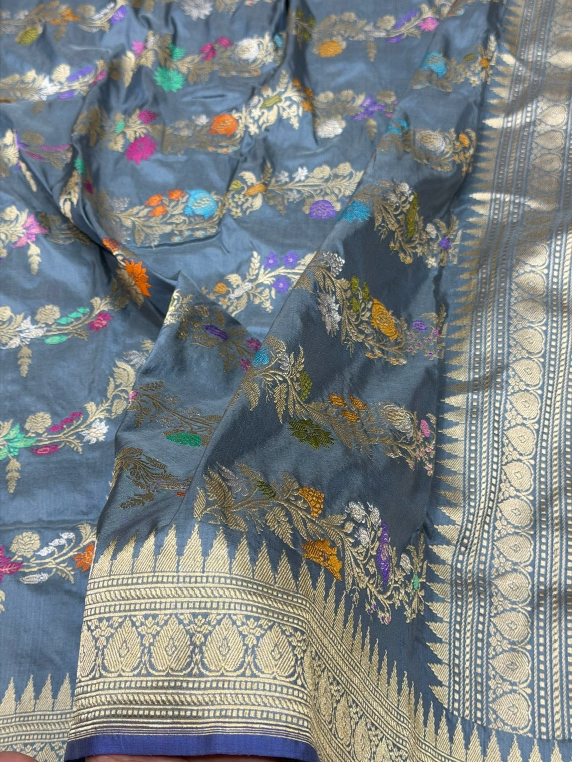 Grey Handwoven Pure Banarasi Katan Silk Saree – Authentic Kadwa Weave