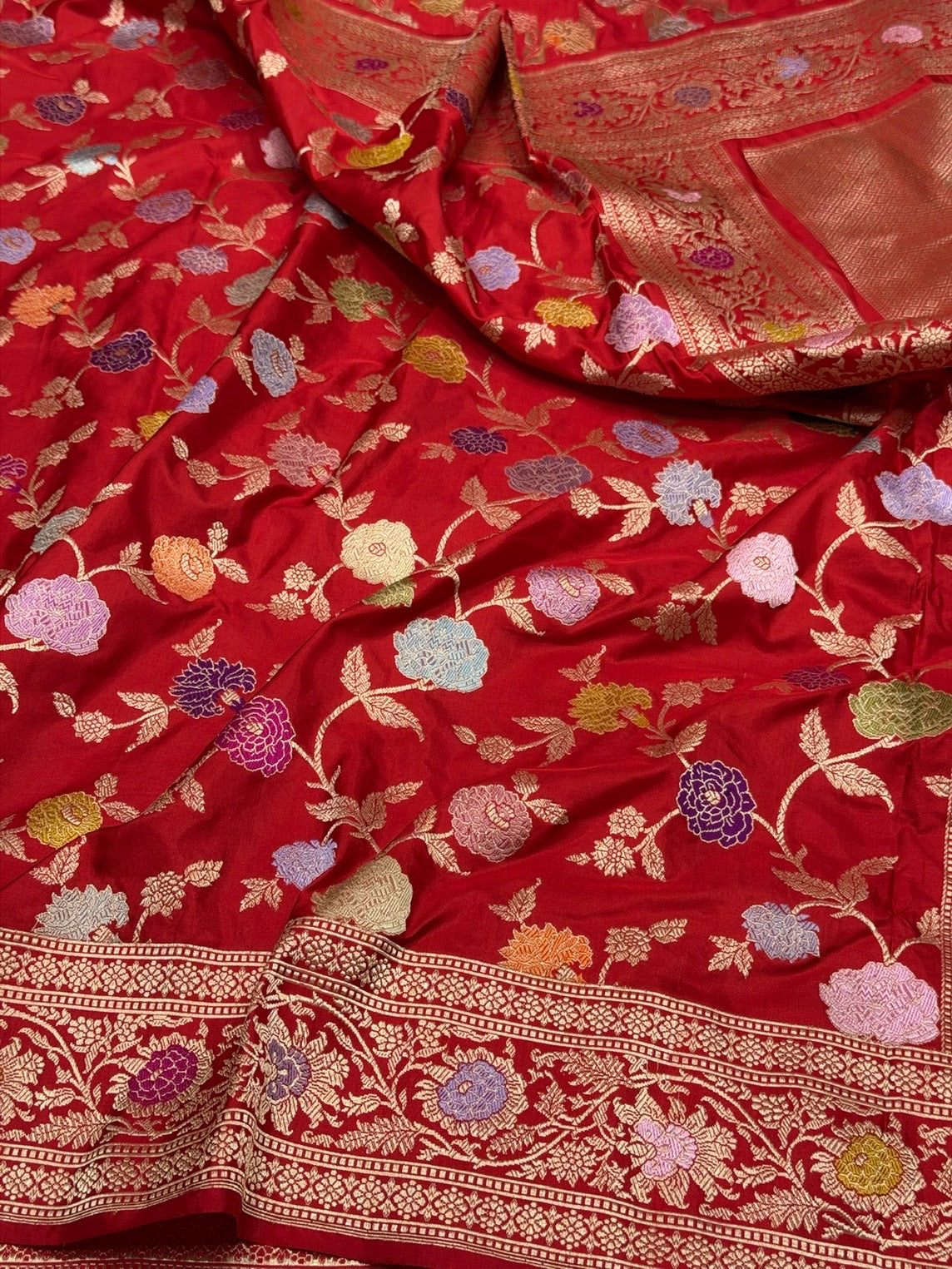 Red Handwoven Pure Banarasi Silk Saree in Kadwa Weave