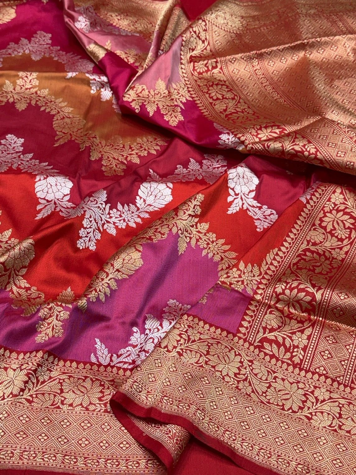 Red Handwoven Pure Banarasi Rangkaat Silk Saree