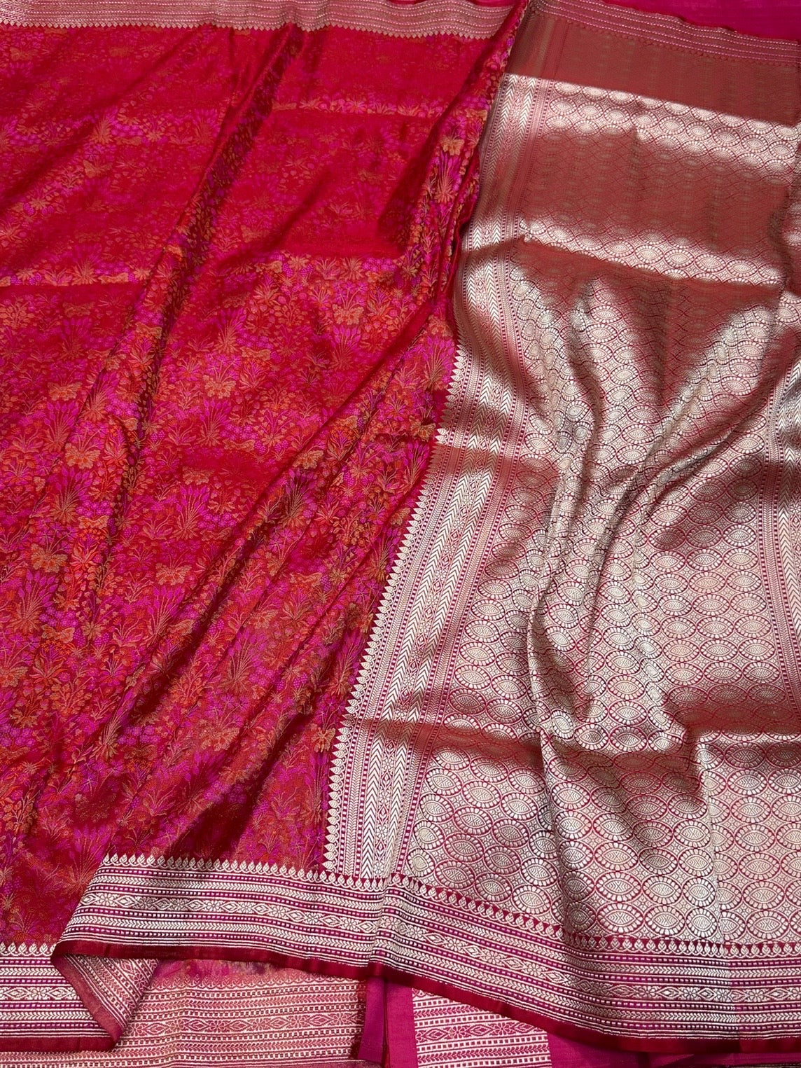 Red Handwoven Pure Banarasi Satin Tanchoi Silk Saree – Satin Silk | Kadwa Weave | Traditional Banarasi Elegance