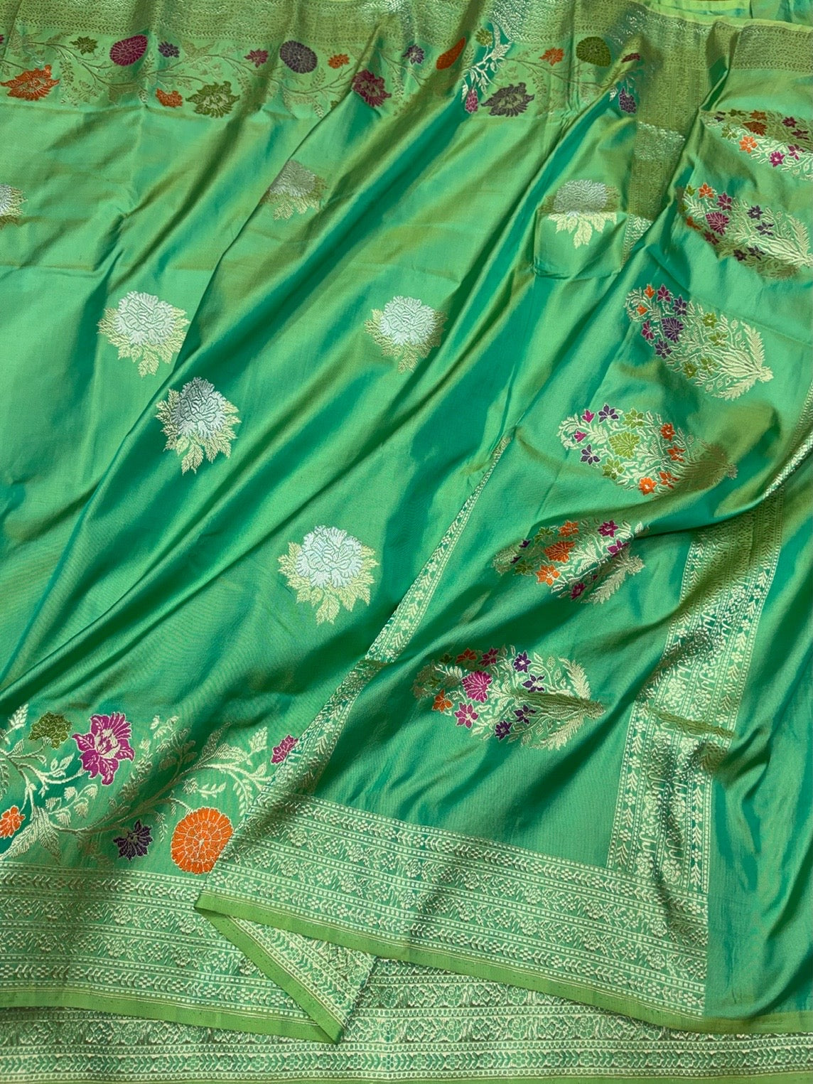 Parrot Green Handwoven Pure Banarasi Ektara Silk Saree