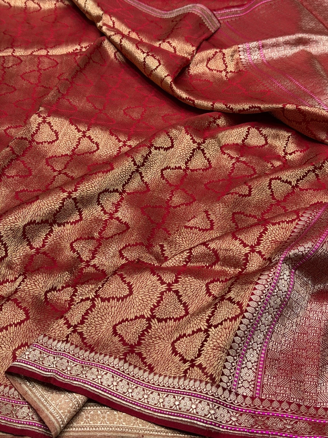Red Handwoven Pure Banarasi Brocade Saree – Kadwa Katan Silk | Authentic Banaras Handloom