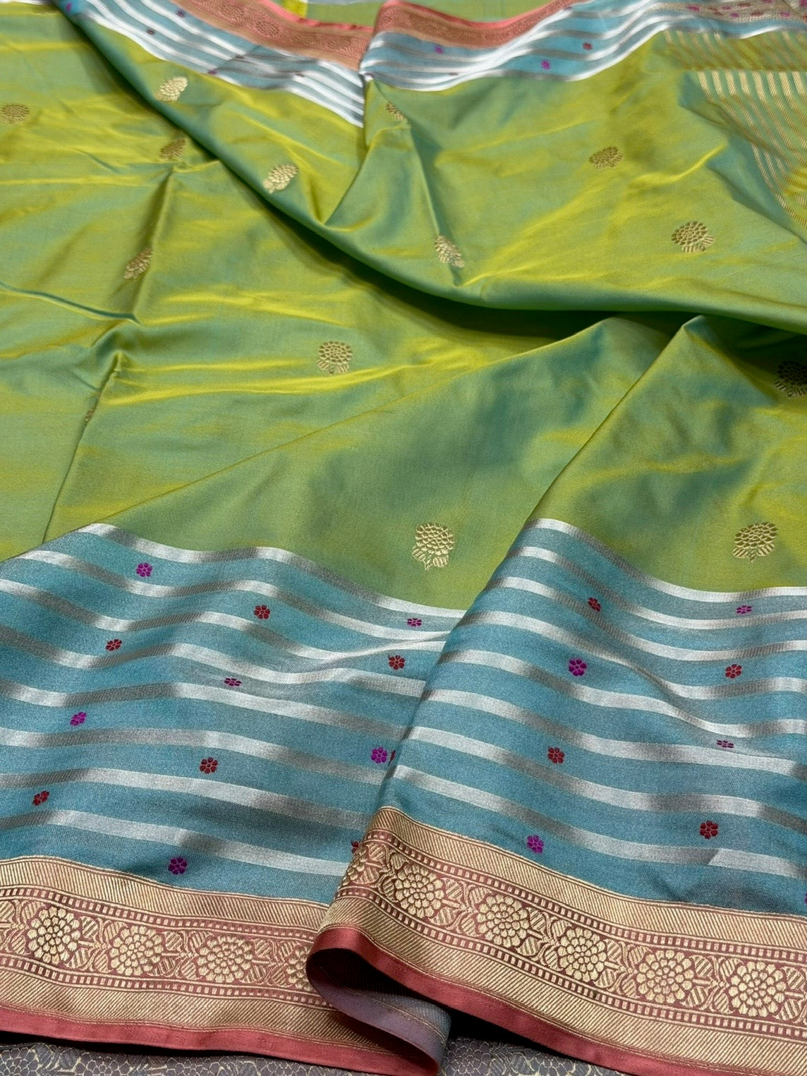 Parrot Green Handwoven Pure Banarasi Ektara Tissue Saree | Lightweight Kadwa Katan Silk