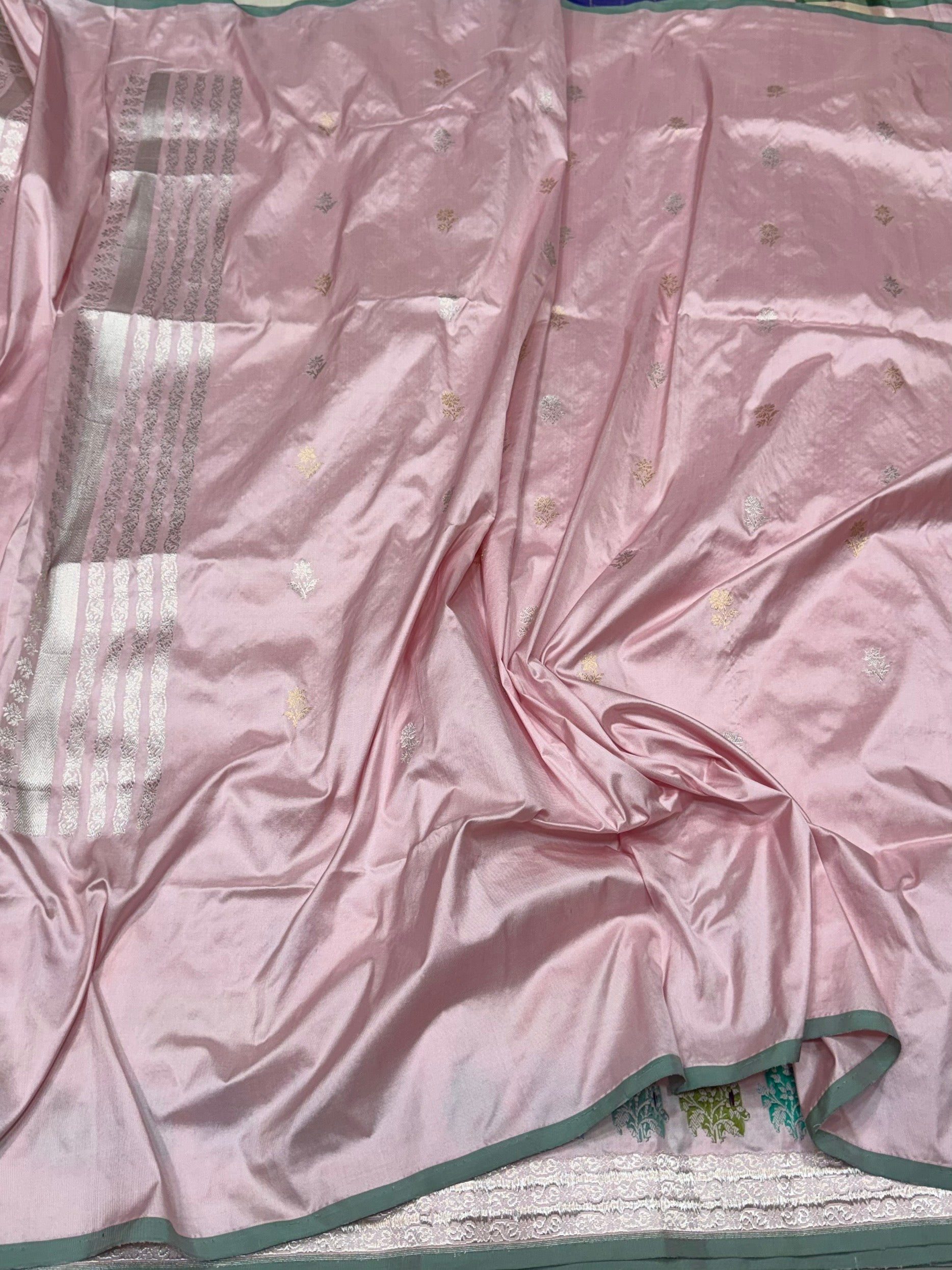 Powder Pink Handwoven Pure Banarasi Silk Saree – Kadwa Weave in 100% Katan Mulberry Silk