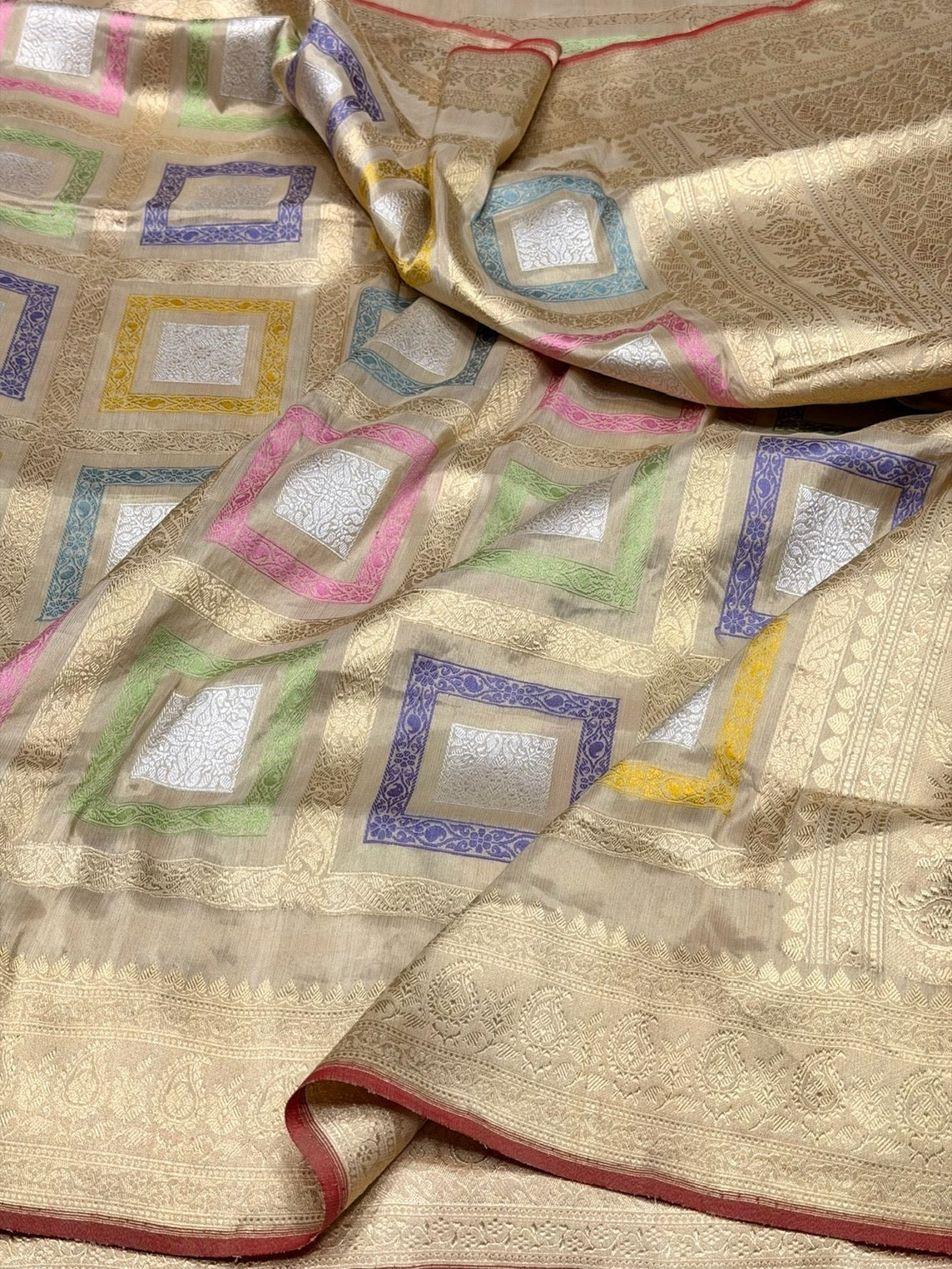 Cream Handwoven Pure Banarasi Tissue Saree