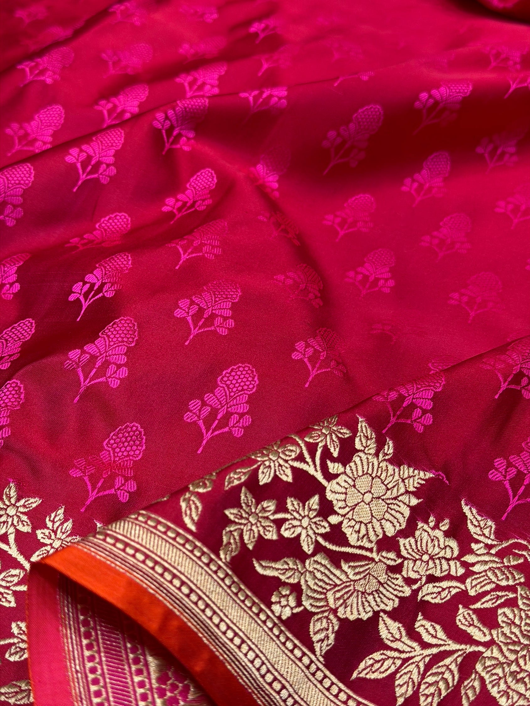 Red Handwoven Pure Banarasi Satin Tanchoi Silk Saree – 100% Pure Satin Silk, Kadwa Weave