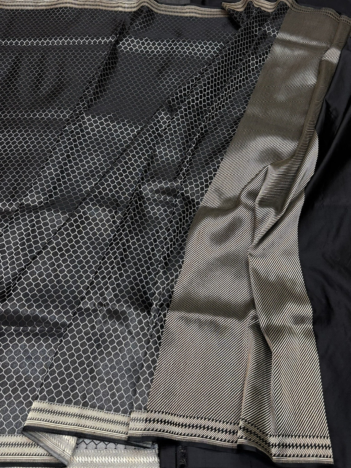 Black Handwoven Banarasi Satin Tanchoi Pure Silk Saree