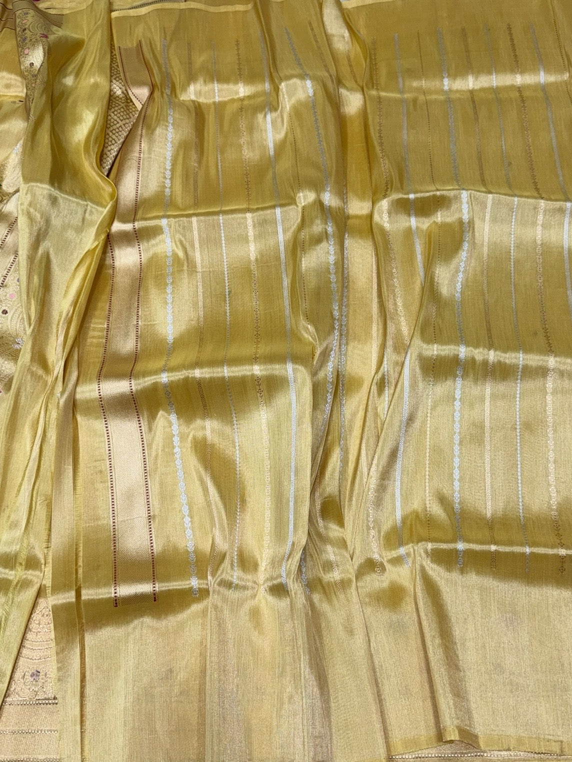 Yellow Handwoven Pure Banarasi Tissue Silk Saree – Kadwa Weave in 100% Pure Tissue Silk
