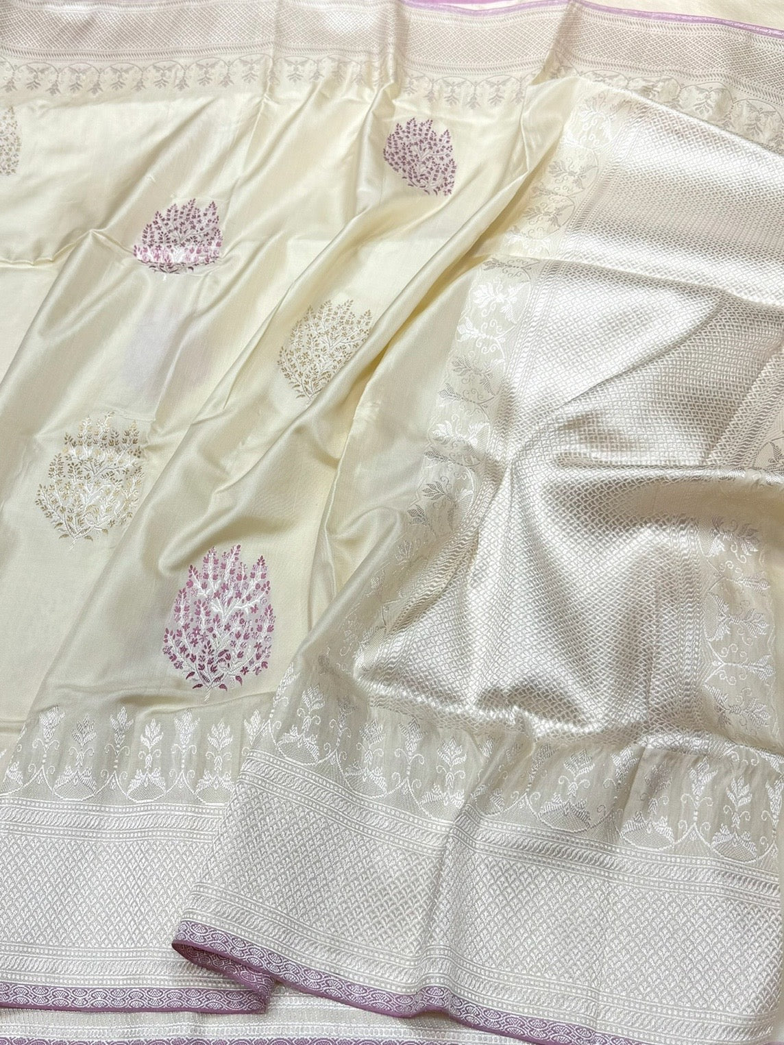 Cream Handwoven Pure Banarasi Ektara Silk Saree