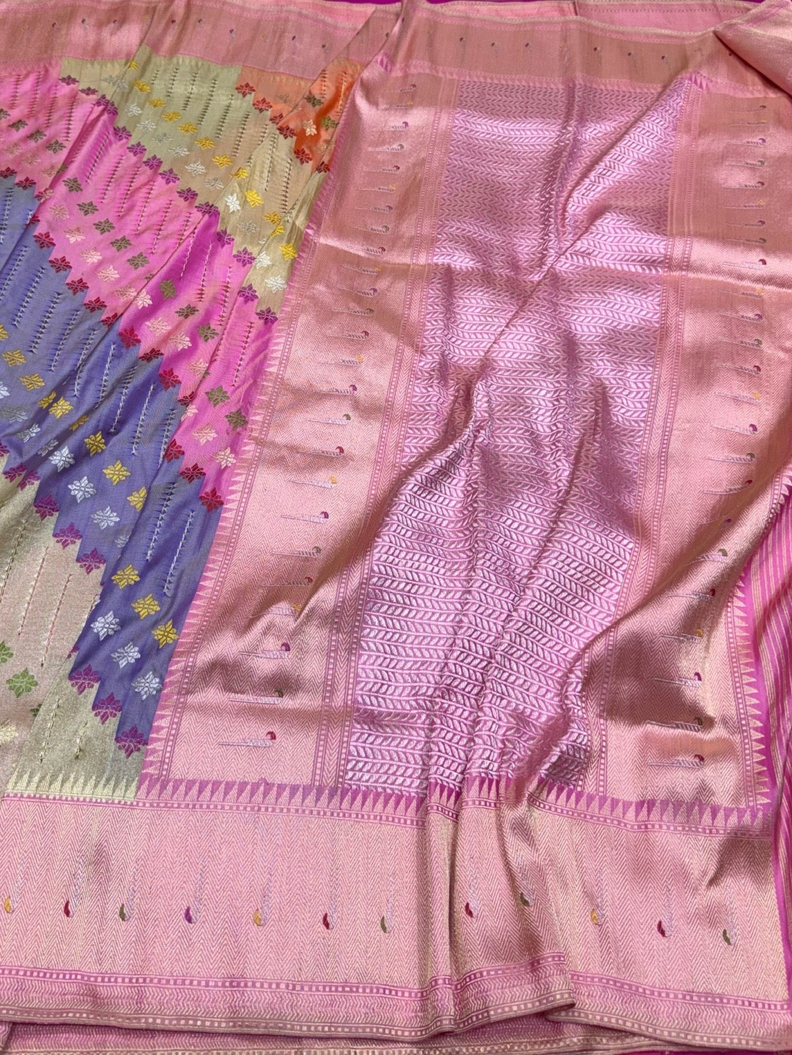 Baby Pink Handwoven Pure Banarasi Rangkaat Silk Saree