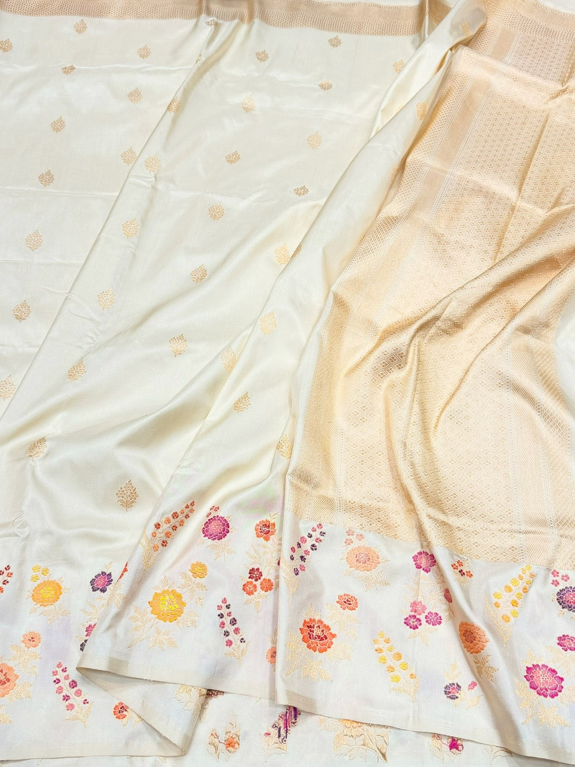 Ivory Handwoven Pure Banarasi Silk Saree