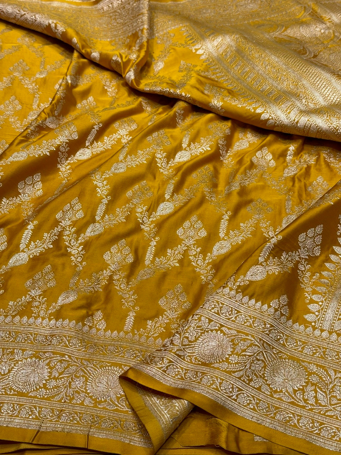 Yellow Vintage Banarasi Pure Satin Silk Brocade Saree – Luxury Cutwork Wedding & Festive Saree