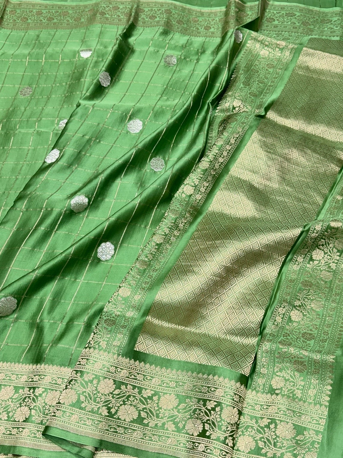 Parrot Green Handwoven Pure Mashru Banarasi Satin Silk Saree