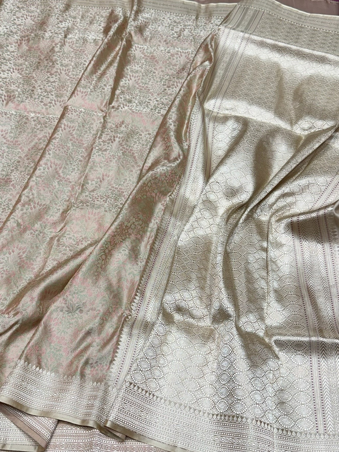 Cream Handwoven Pure Banarasi Satin Tanchoi Silk Saree – Luxurious Satin Silk with Kadwa Weave