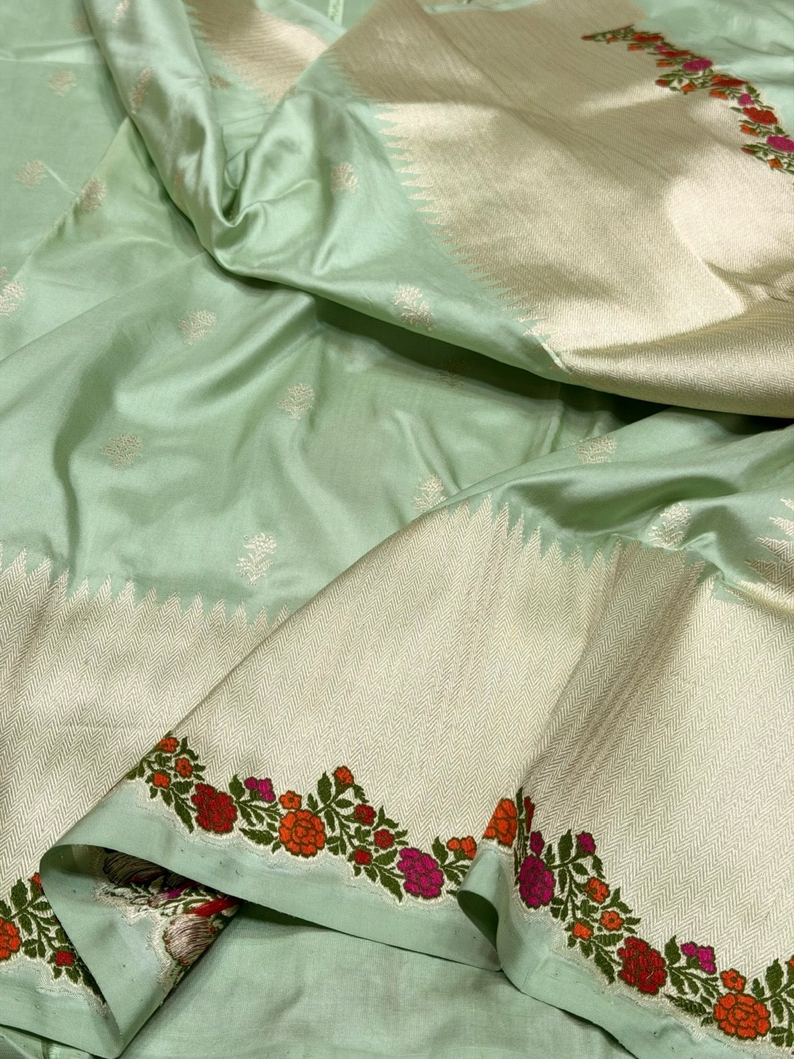 Pista Handwoven Pure Banarasi Silk Saree in Kadwa Weave – Katan Silk with Skirt Pattern Design