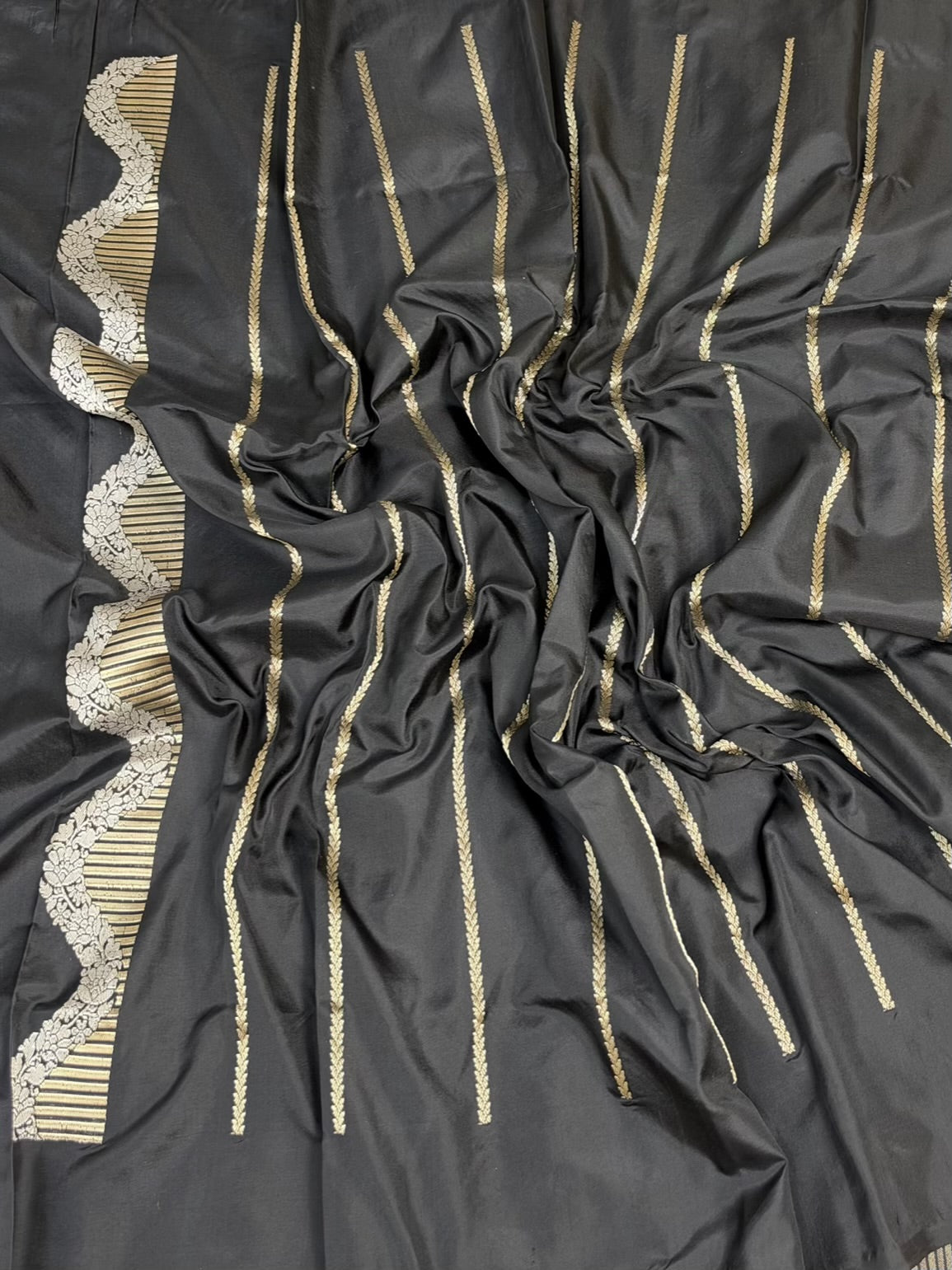 Black Handwoven Pure Banarasi Ektara Silk Saree