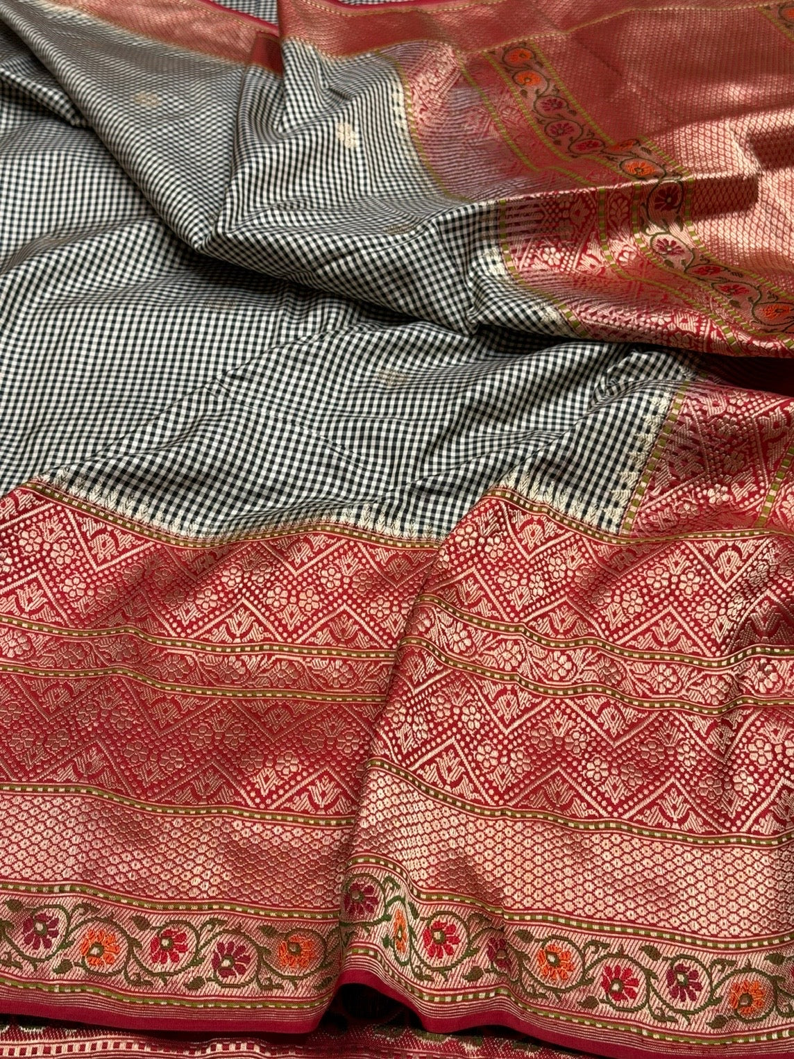 Black Handwoven Pure Banarasi Ektara Silk Saree – Kadwa Iktara Weave