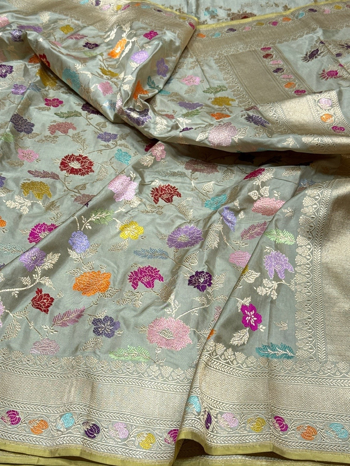 Pista Green Handwoven Pure Banarasi Silk Saree