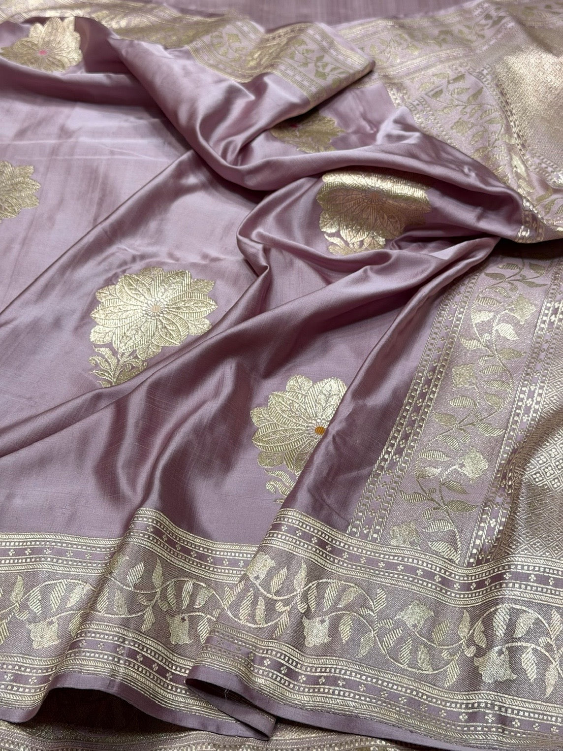 Lilac Handwoven Vintage Pure Banarasi Satin Silk Saree