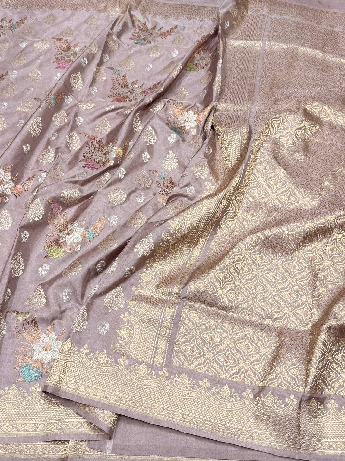 Lilac Handwoven Pure Banarasi Silk Saree