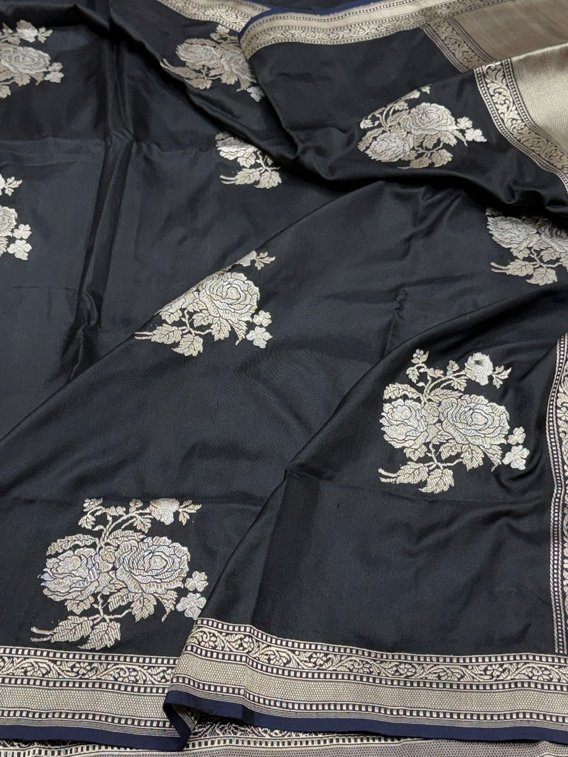 Black Handwoven Pure Banarasi Ektara Silk Saree