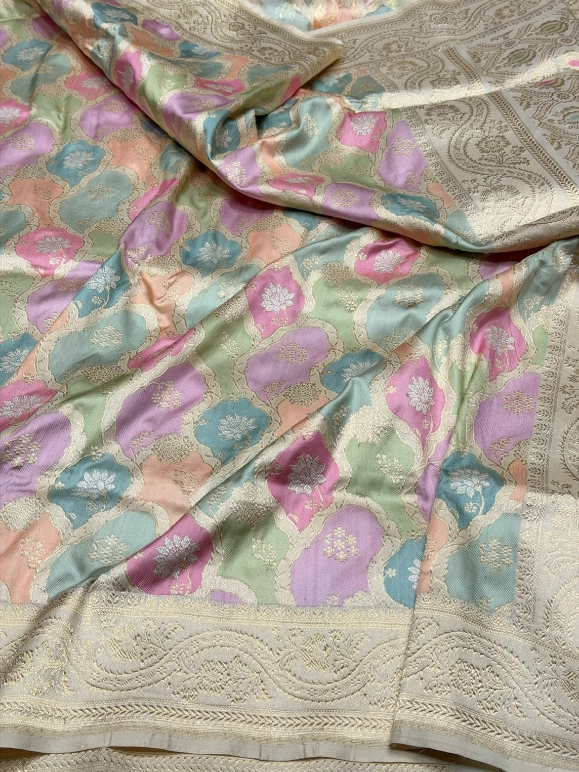 Ivory Handwoven Pure Banarasi Rangkaat Silk Saree