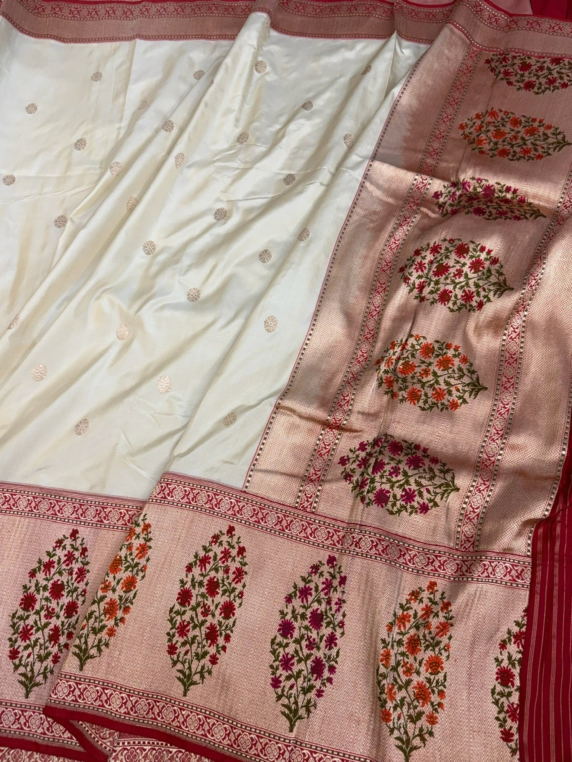 Ivory Handwoven Pure Banarasi Ektara Silk Saree