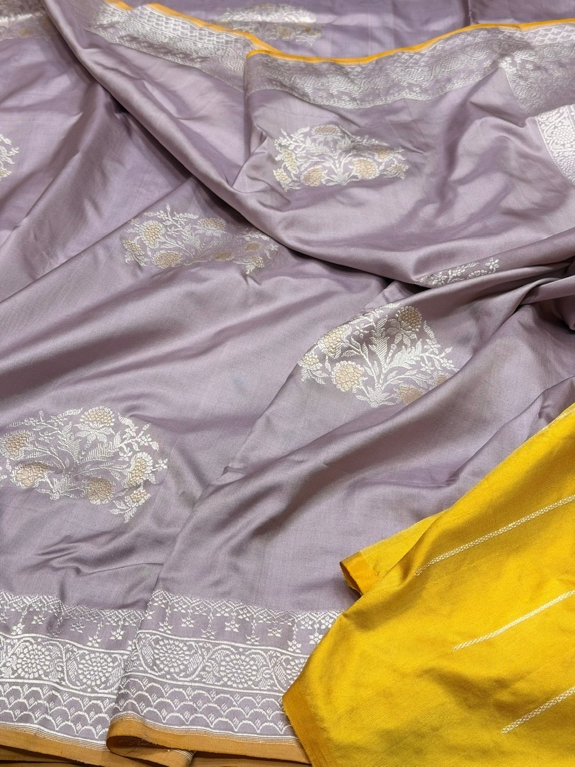 Mauve Handwoven Pure Banarasi Ektara Silk Saree