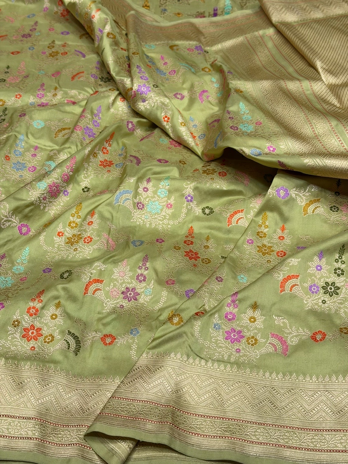 Pista Green Handwoven Pure Silk Banarasi Saree