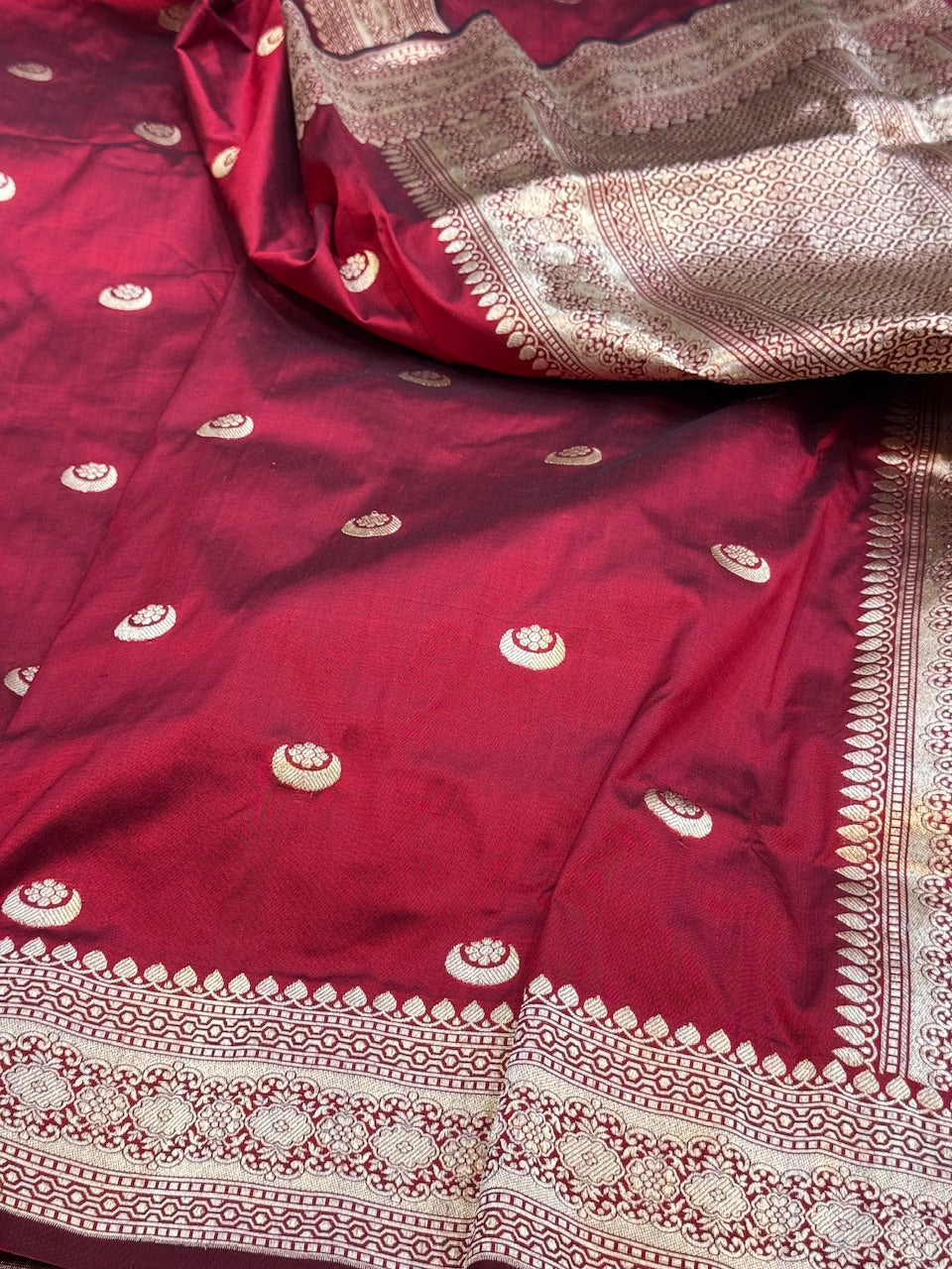 Chand Tara Handwoven Pure Banarasi Silk Saree