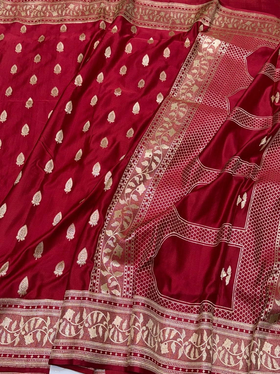 Red Handwoven Vintage Pure Banarasi Satin Silk Saree