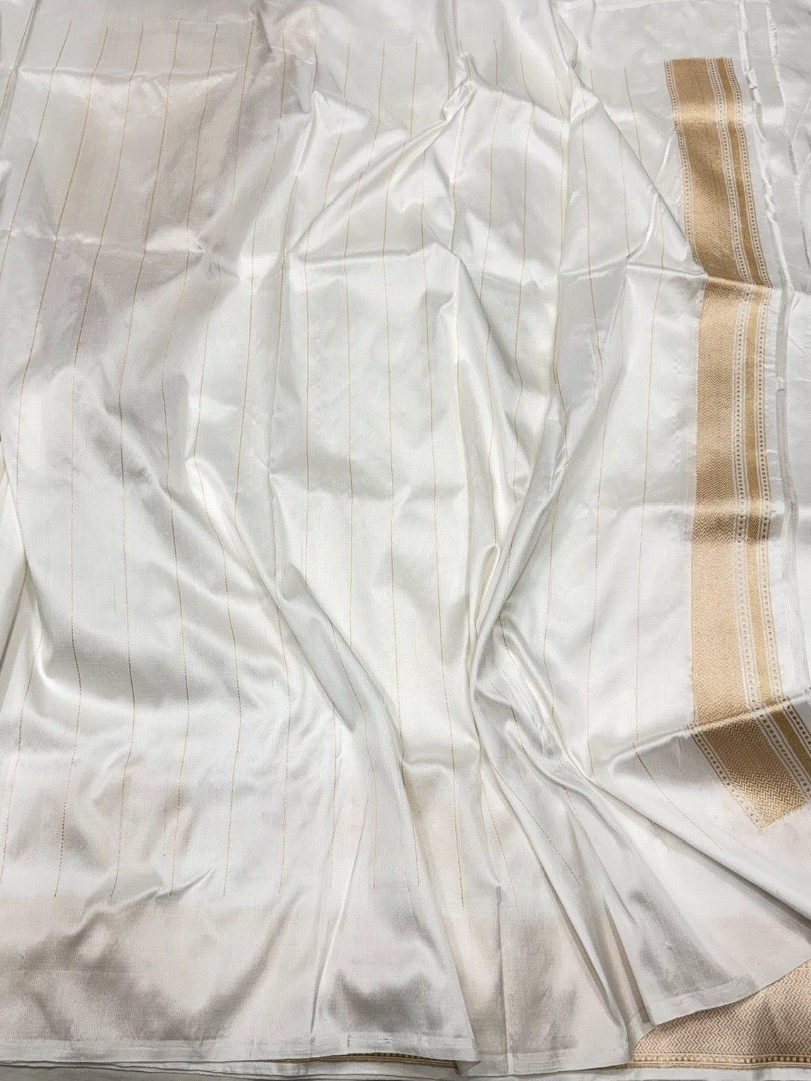 White Handwoven Pure Banarasi Silk Saree